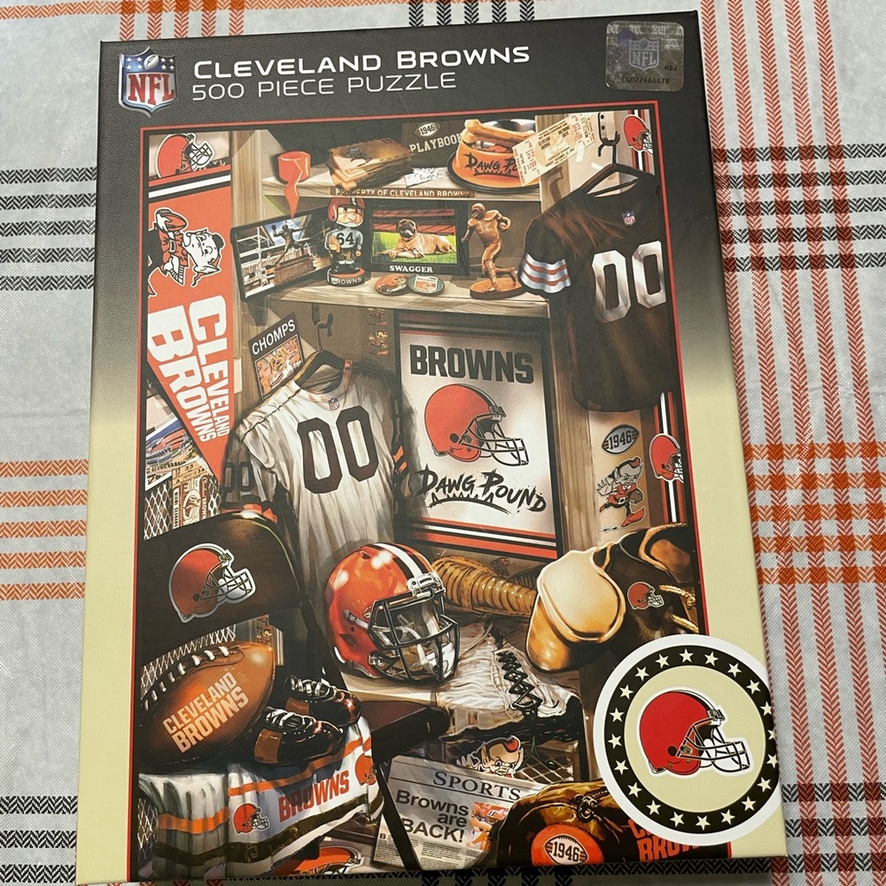 NFL Cleveland Browns Jigsaw Puzzle - 500 Pieces - Ages 14+ - 15”x21”